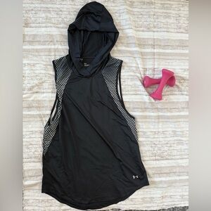 💪🏻 Under Armour Black Hooded Tank Medium